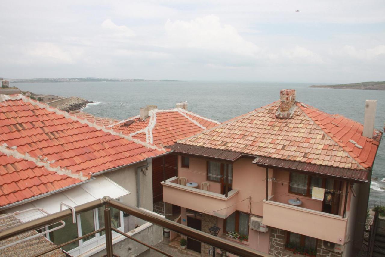 Family Hotel Emilia Sozopol Bagian luar foto