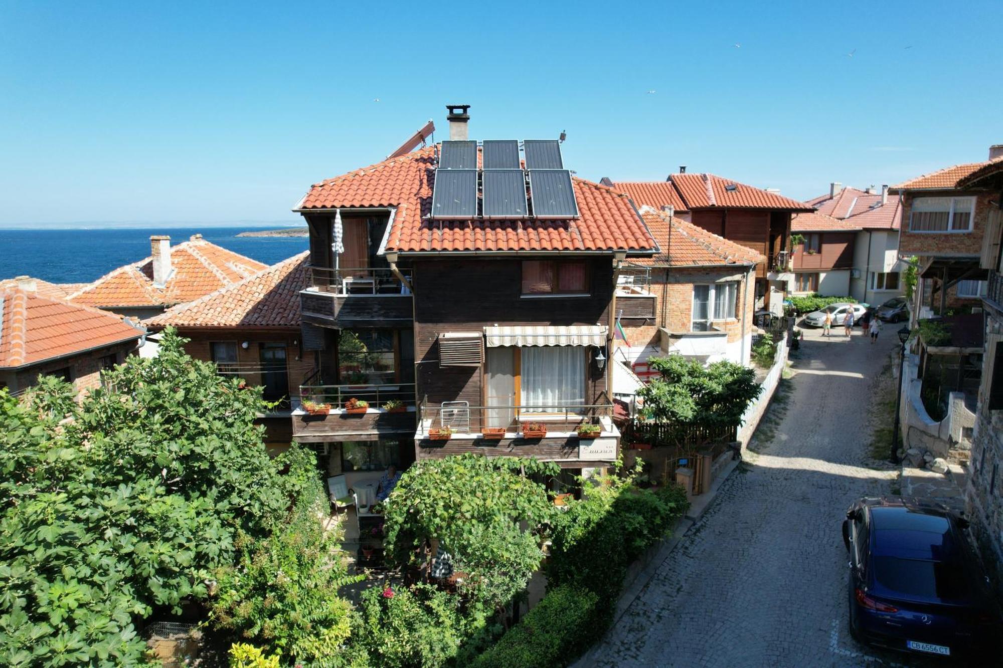 Family Hotel Emilia Sozopol Bagian luar foto