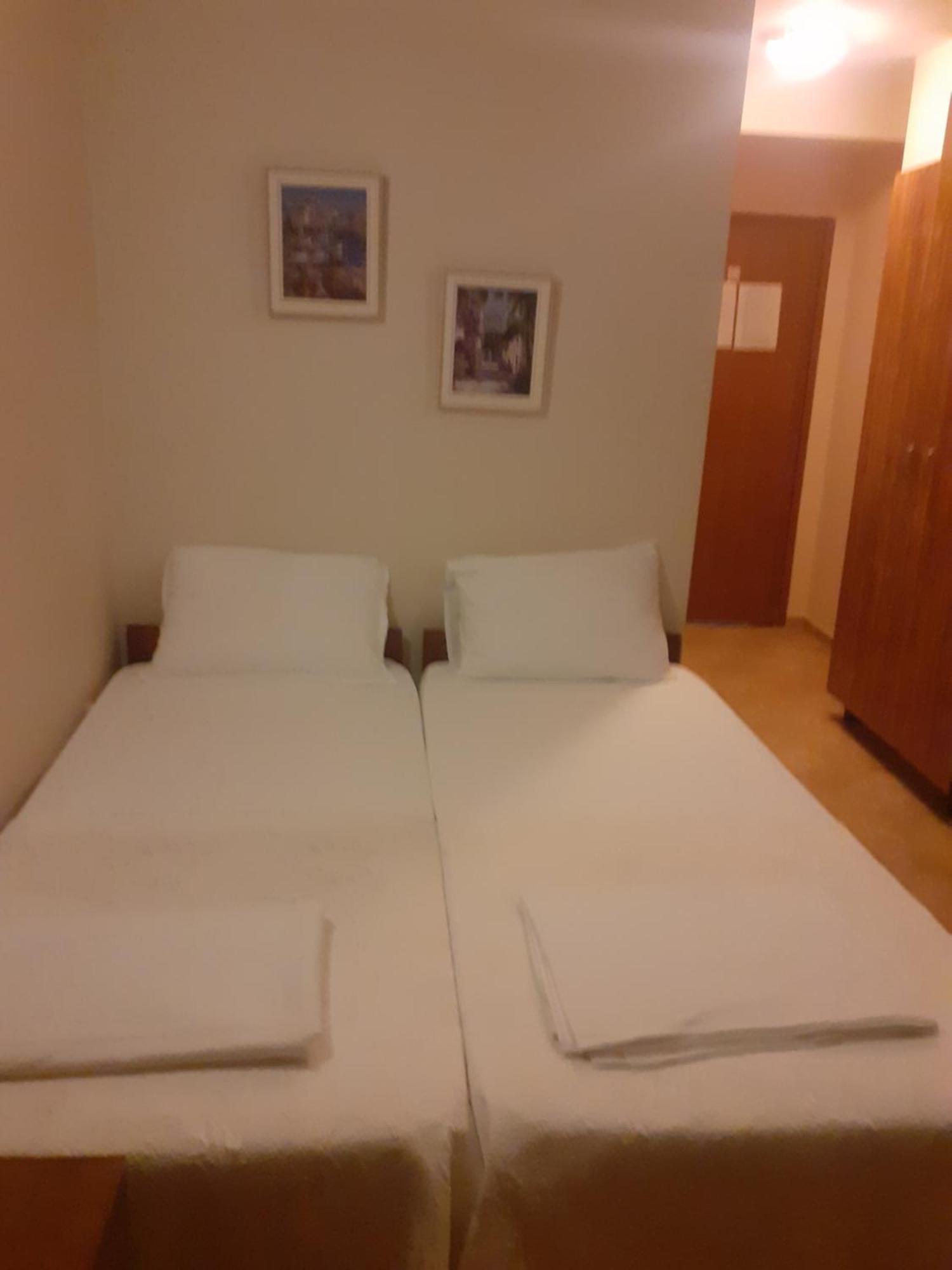 Family Hotel Emilia Sozopol Bagian luar foto