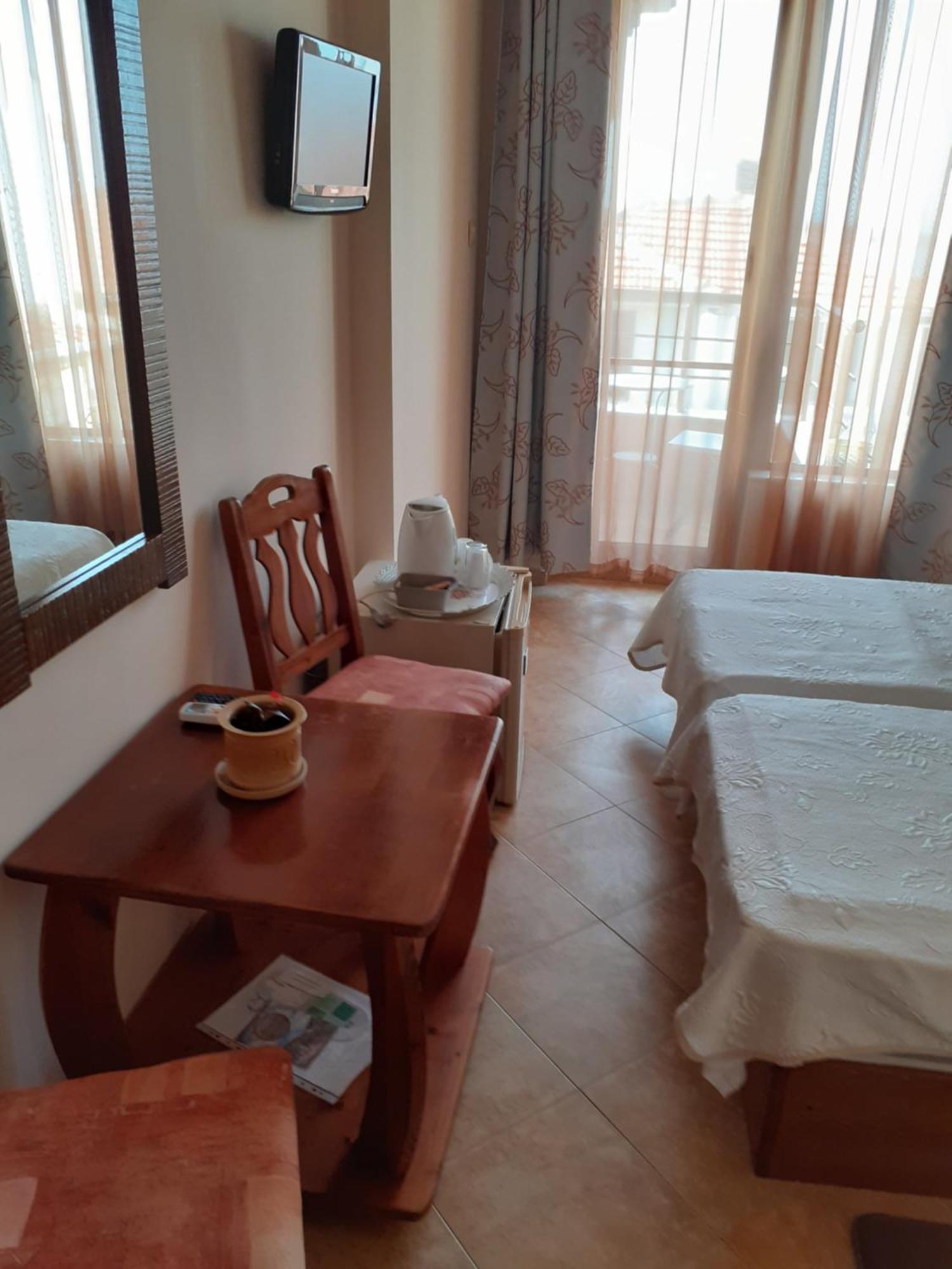 Family Hotel Emilia Sozopol Bagian luar foto