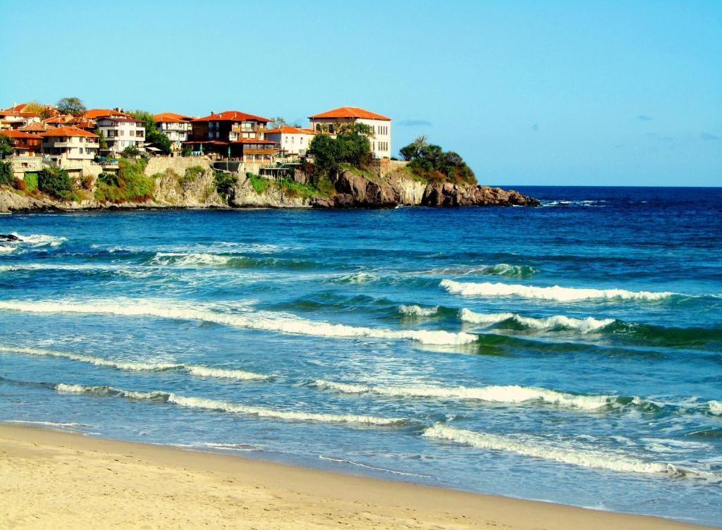 Family Hotel Emilia Sozopol Bagian luar foto